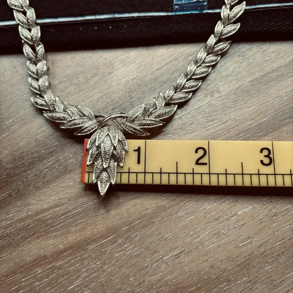 Vtg Coro Gold Tone  Laurel Leaf Collar/Choker Necklace Mid Century Botanical